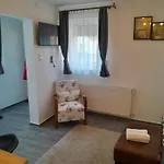 Nyirfa Apartmanhaz *