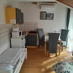 Nyirfa Apartmanhaz * Zalakaros