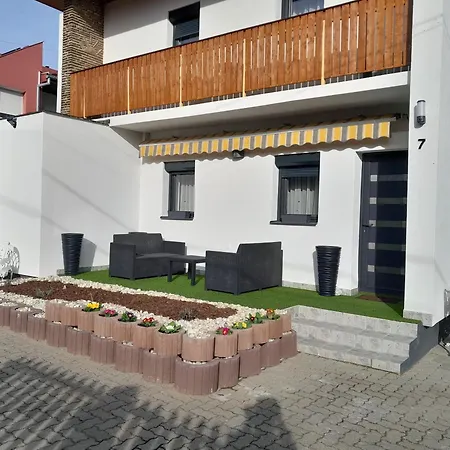 Nyirfa Apartmanhaz Lägenhet Zalakaros