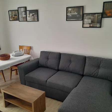Nyirfa Apartmanhaz Залакарош
