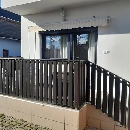 Nyirfa Apartmanhaz Apartment *