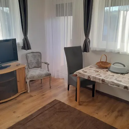 Nyirfa Apartmanhaz Залакарош