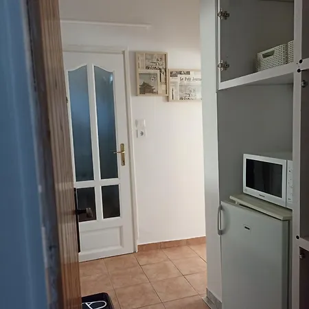 アパート Nyirfa Apartmanhaz *