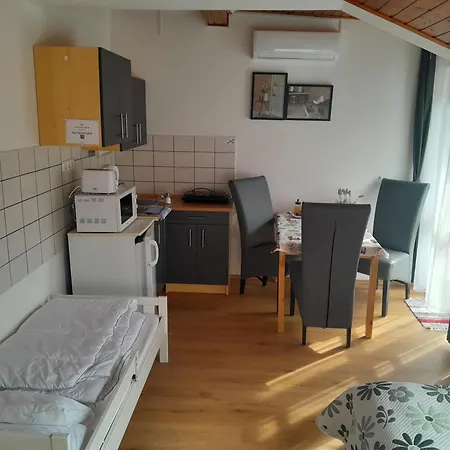 Nyirfa Apartmanhaz * 잘라카로쉬