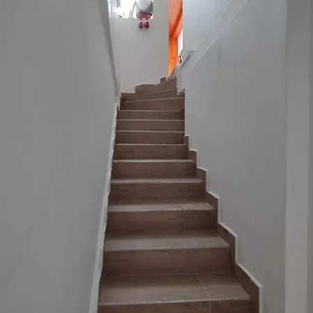 아파트 Nyirfa Apartmanhaz *