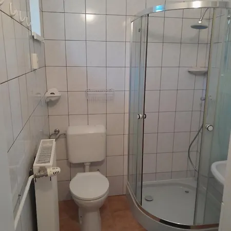 Nyirfa Apartmanhaz 잘라카로쉬