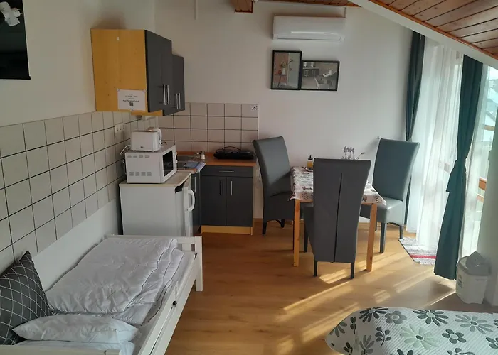 Nyirfa Apartmanhaz * Zalakaros