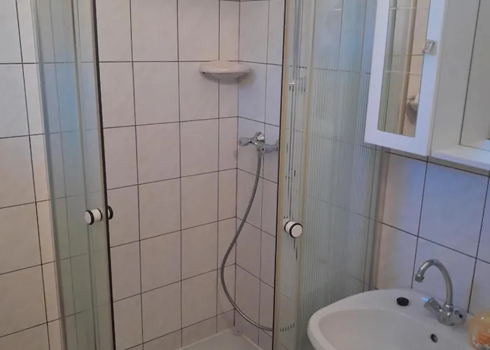 Nyirfa Apartmanhaz *